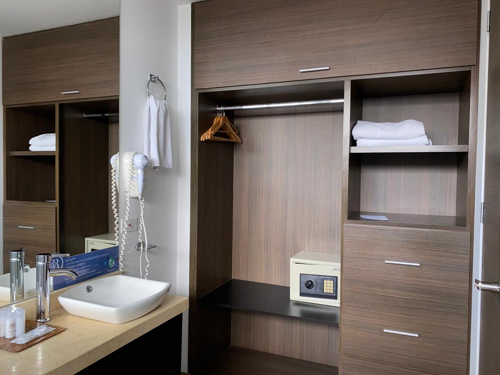 Hotel Apartamentos Regency La Feria بوغوتا الغرفة الصورة